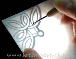 k&eacute;peslap embossing technik&aacute;val 3